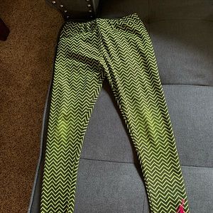 Nike Girl’s Size S (7/8 in kids) Legging